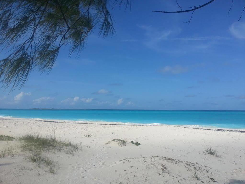 Augusta Bay Bahamas, Exuma Hotel George Town Buitenkant foto